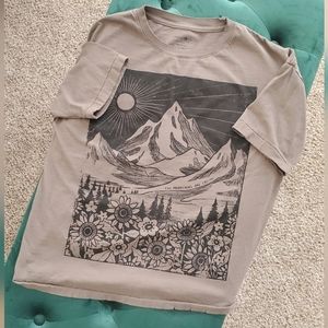 XS Natural Life Distressed Tee - The Mountains are Calling